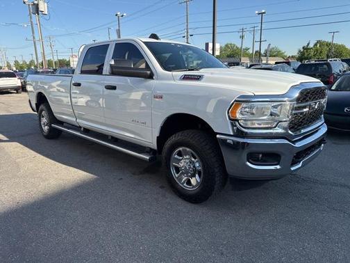 2022 RAM 2500 Tradesman Crew Cab 4x4 8' Box