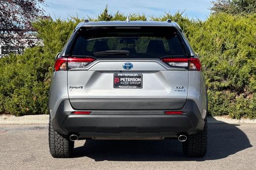 2021 Toyota RAV4 Hybrid XLE