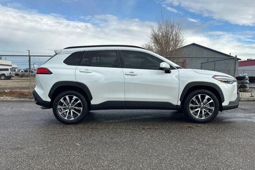 2023 Toyota Corolla Cross XLE