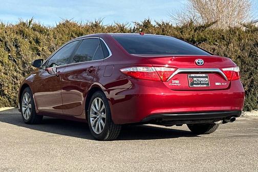 2016 Toyota Camry Hybrid XLE