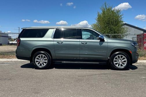 Silver Sage Metallic 2024 Chevrolet Suburban Premier