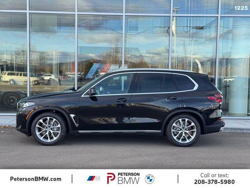 Black Sapphire Metallic 2026 BMW X5 PHEV xDrive50e
