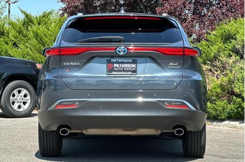 2022 Toyota Venza XLE