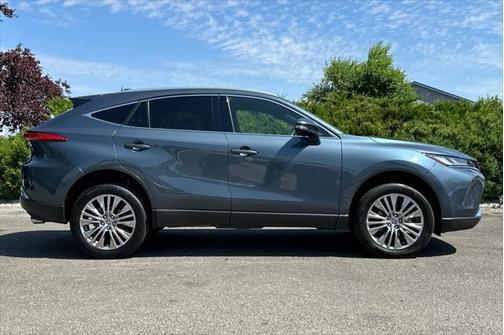 2022 Toyota Venza XLE