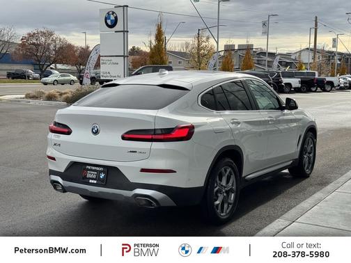 2023 BMW X4 xDrive30i