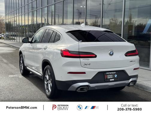 2023 BMW X4 xDrive30i