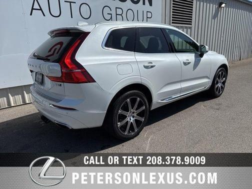 Crystal White Metallic 2021 Volvo XC60 T6 Inscription