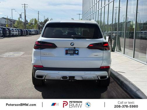 Mineral White Metallic 2026 BMW X5 xDrive40i