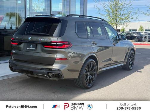 Manhattan Green Metallic 2026 BMW X7 M60i