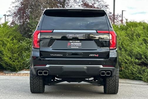 2025 GMC Yukon 4WD AT4
