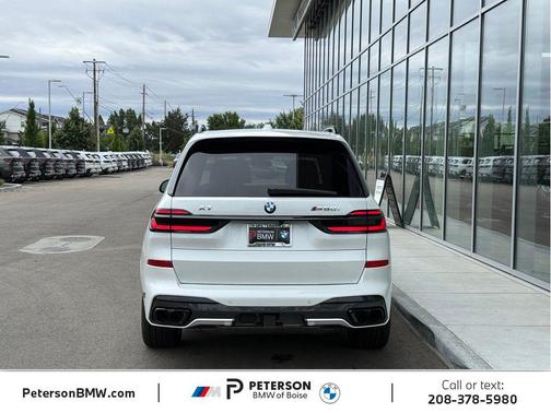 Mineral White Metallic 2027 BMW X7 M60i
