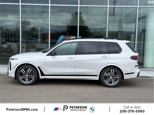 Mineral White Metallic 2027 BMW X7 M60i