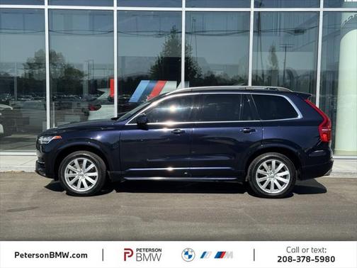 2016 Volvo XC90 T6 Momentum