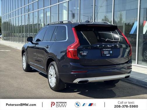 2016 Volvo XC90 T6 Momentum