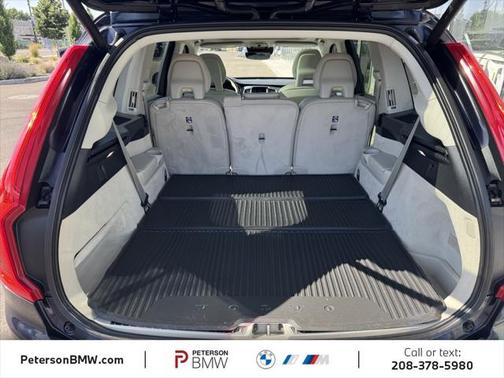 2016 Volvo XC90 T6 Momentum