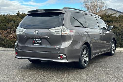 2017 Toyota Sienna SE