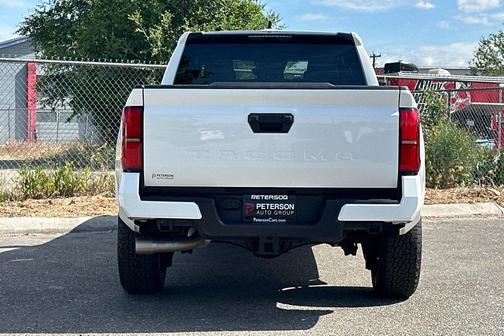 Ice Cap 2024 Toyota Tacoma SR5