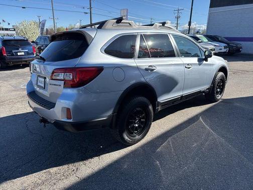 Ice Silver Metallic 2015 Subaru Outback 2.5i Limited