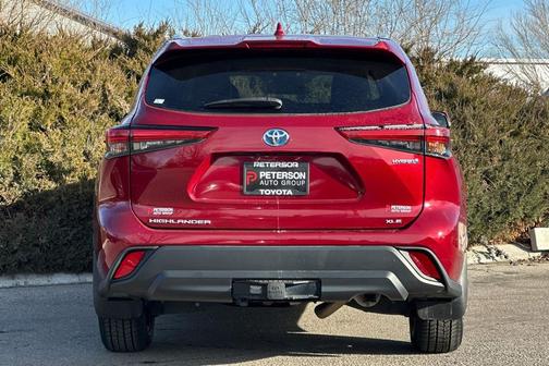 2022 Toyota Highlander Hybrid XLE
