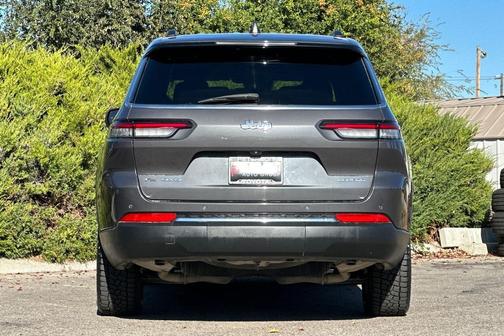 2021 Jeep Grand Cherokee L Laredo