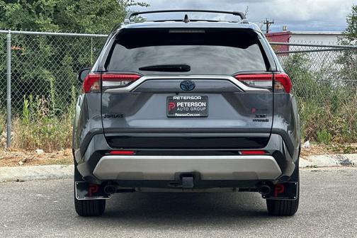 Midnight Black Metallic 2022 Toyota RAV4 Hybrid SE
