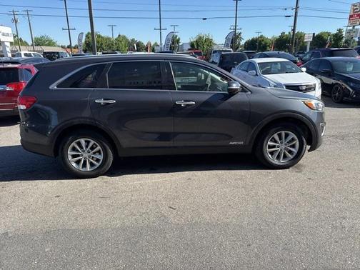 2018 Kia Sorento LX