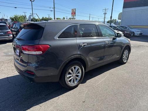 2018 Kia Sorento LX