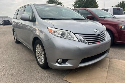 2016 Toyota Sienna XLE