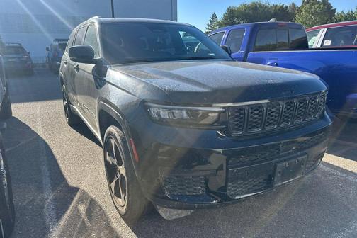 Diamond Black Crystal Pearlcoat 2023 Jeep Grand Cherokee L Altitude