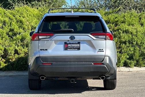 2020 Toyota RAV4 Hybrid XLE