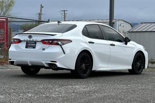 Super White 2021 Toyota Camry SE