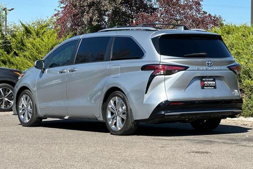 2021 Toyota Sienna Platinum 7 Passenger