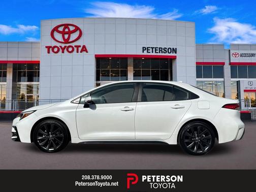 Pearl 2025 Toyota Corolla SE