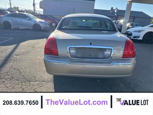 2006 Lincoln Town Car Signature