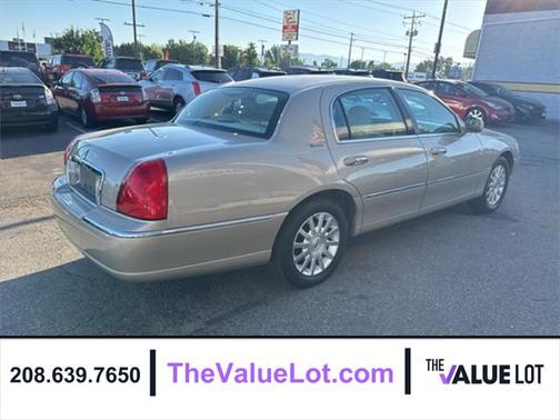 2006 Lincoln Town Car Signature