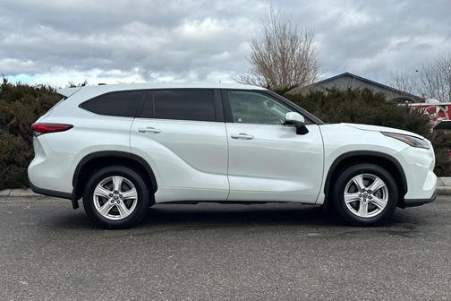 2023 Toyota Highlander Hybrid LE