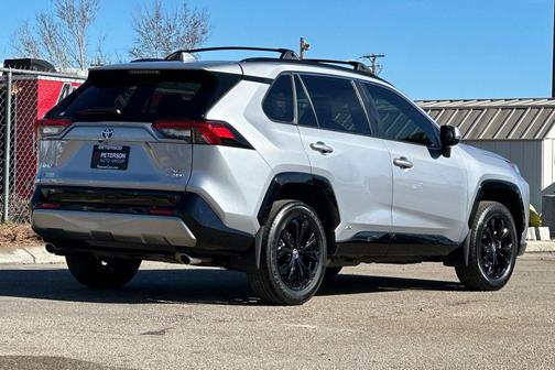 2024 Toyota RAV4 Hybrid SE