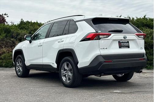 2022 Toyota RAV4 Hybrid XLE