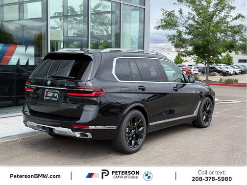 Black Sapphire Metallic 2027 BMW X7 xDrive40i