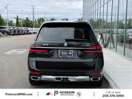 Black Sapphire Metallic 2027 BMW X7 xDrive40i