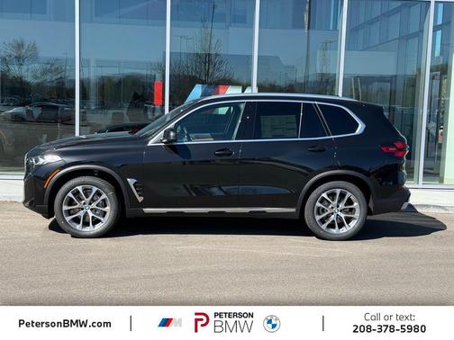 Black Sapphire Metallic 2026 BMW X5 xDrive40i