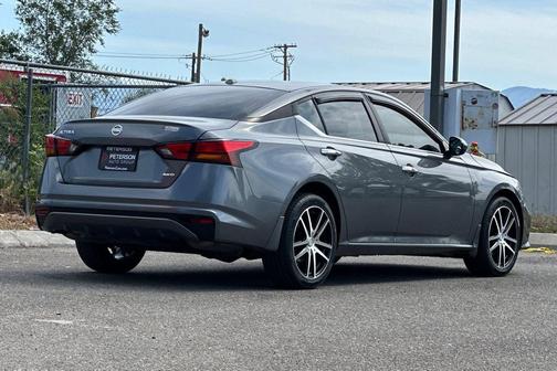 Gun Metallic 2019 Nissan Altima 2.5 S