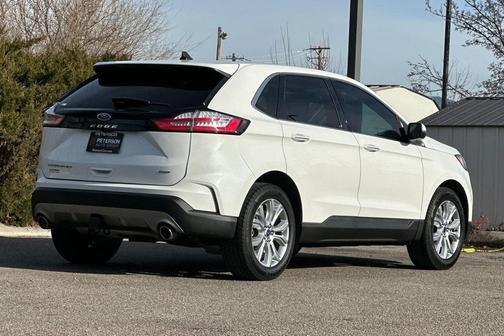 2021 Ford Edge Titanium