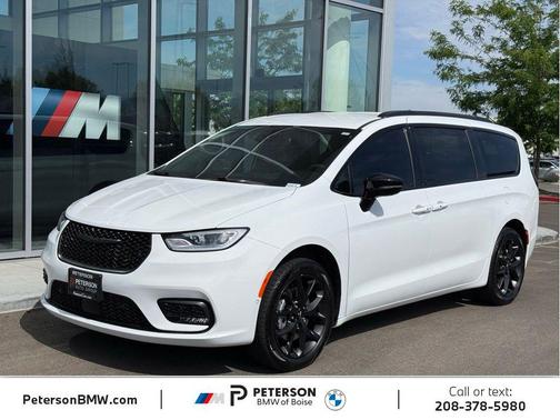 Bright White Clearcoat 2024 Chrysler Pacifica Touring L
