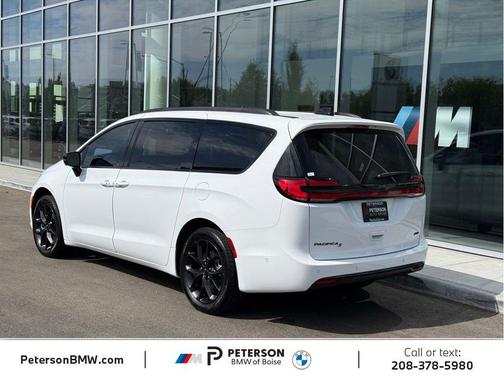 Bright White Clearcoat 2024 Chrysler Pacifica Touring L