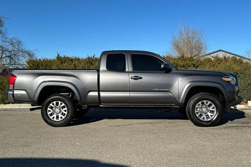 2017 Toyota Tacoma SR5