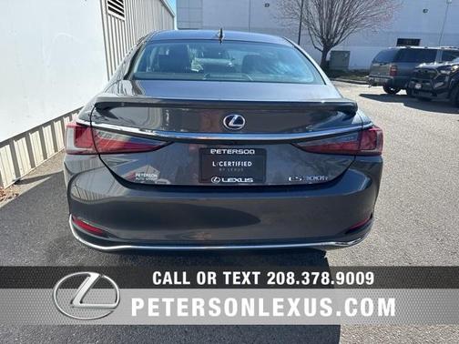 2022 Lexus ES 300h Base