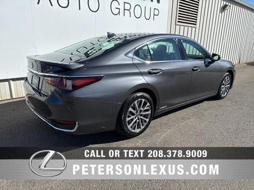 2022 Lexus ES 300h Base