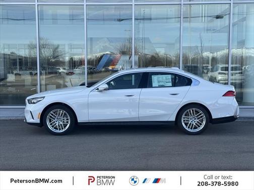 2025 BMW 530 i xDrive
