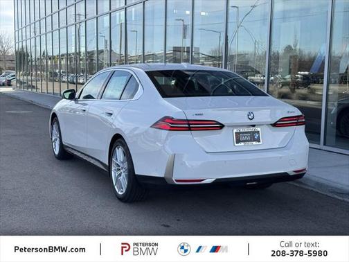 2025 BMW 530 i xDrive